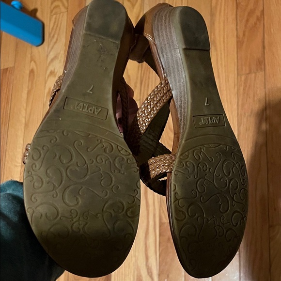 Women's Brown Sandals - Picture 4 of 5